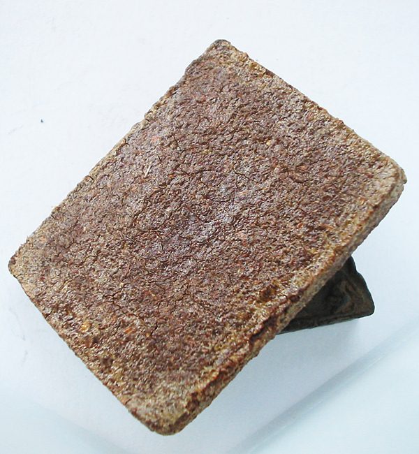 พระผงขมิ้นเสก พิมพ์นาคปรก 4 เหลี่ยม หลังจาร หลวงปู่เพิ่ม วัดกลางบางแก้ว นครปฐม