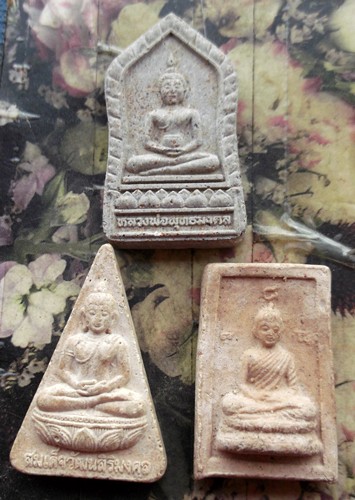 10 บาท กับ พระเนื้อผง 3 องค์ ...AC60
