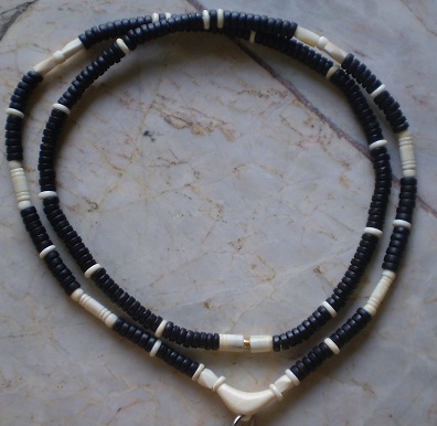 สร้อยกะลาตาเดียว  บวกงาช้างแท้   ห่วงกลางทรงกระจับ  เคาะเดียว 