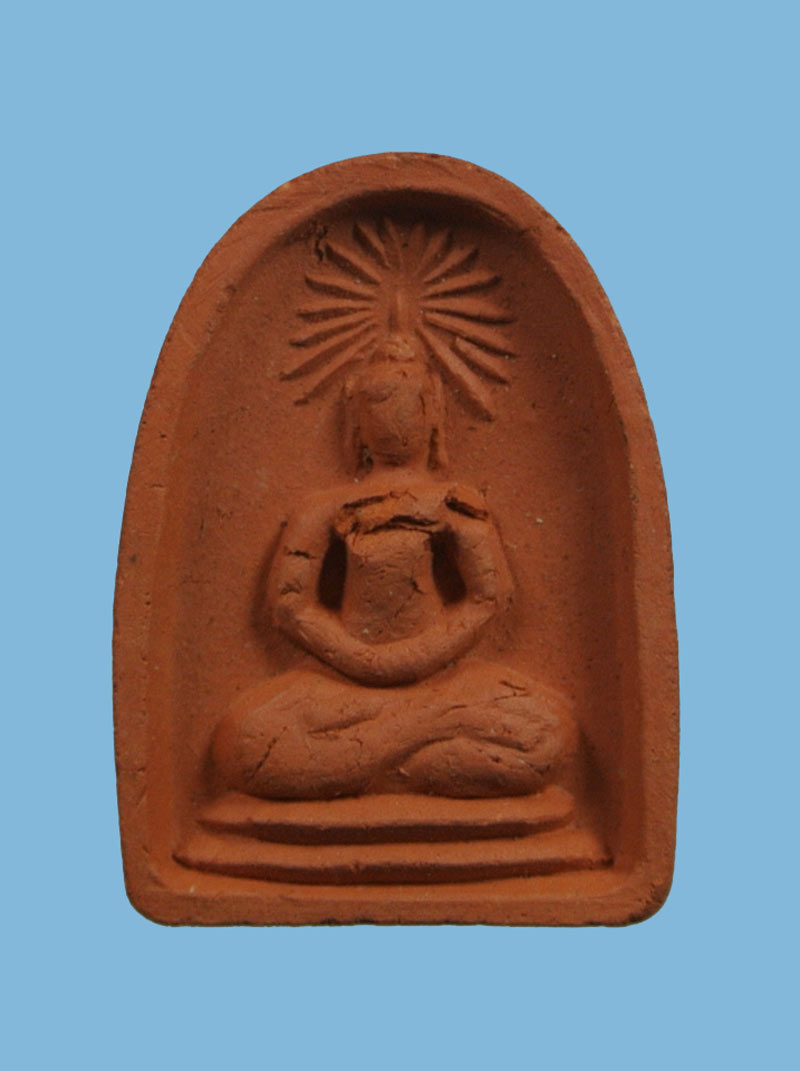 ซุ้มรัศมีเนื้อดิน หลวงปู้เจือวัดกลางบางแก้ว