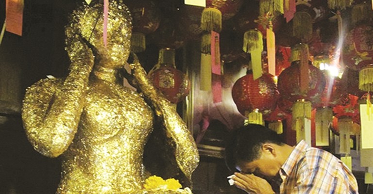 เหรียญสมเด็จพระนเรศวรมหาราช หลังหลวงพ่อปิดเคราะห์ วัดดอนเจดีย์ จ.สุพรรณบุรี..เริ่ม20บาท(14/07/57-09)