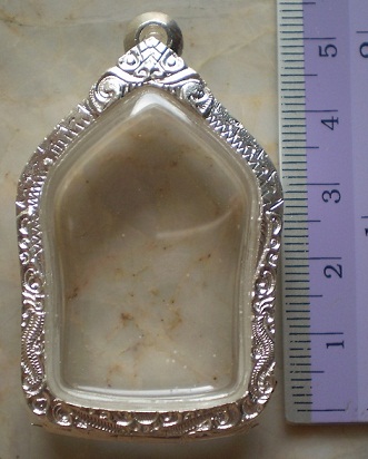 ตลับเงินแกะลาย  ใส่ขุนแผนผงพราย พิมพ์ใหญ่  เคาะเดียว 