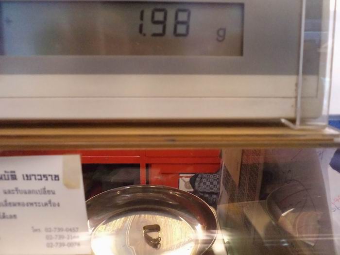 อยากขาย ๆ 2,700.- กรอบทอง ทรงสามเหลี่ยม มือ 2 ใส่พระรูปหล่อทั่วไป