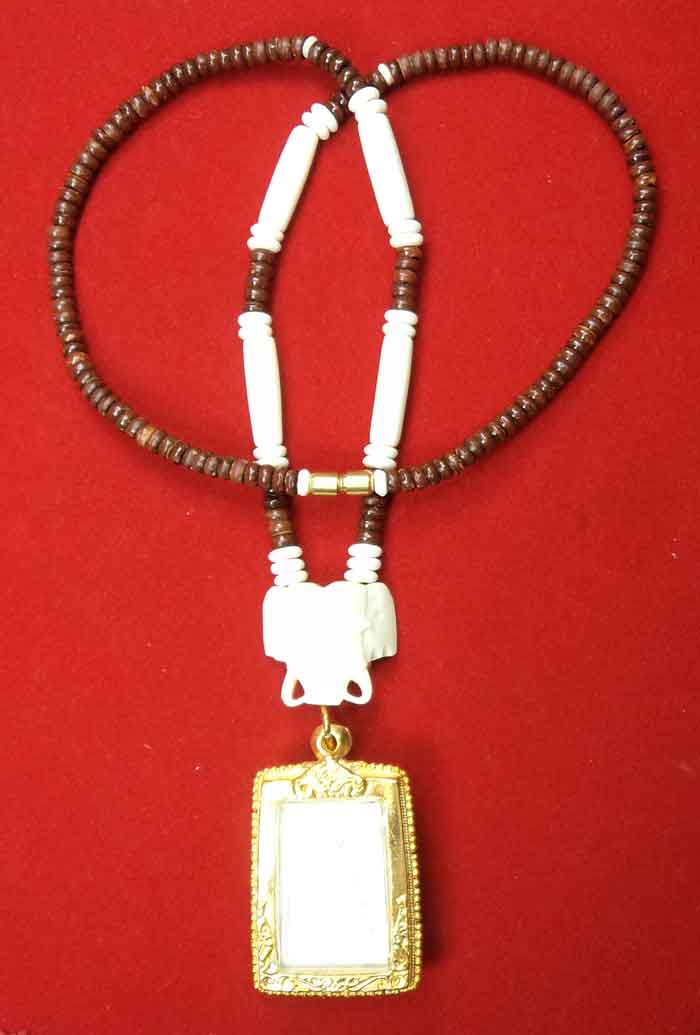 (((วัดใจเคาะเดียว๑๐บาทแดง)))สร้อยผสมเม็ดกะลาตาเดียว+กระดูกช้าง ความยาว ๒๔ นิ้ว 