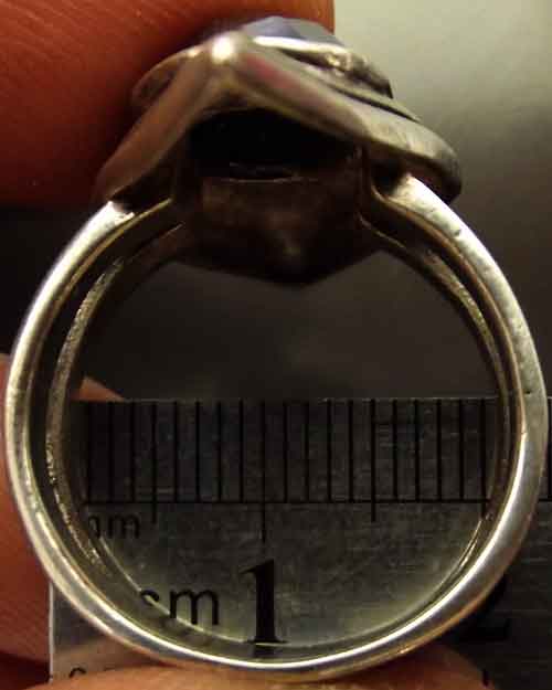 แหวนเงินหัวนิลดำ ทรงข้าวหลามตัด