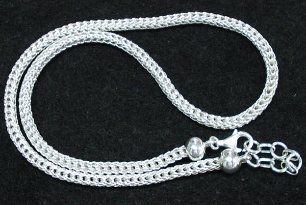 สร้อยเนื้อเงิน 925 น้ำหนัก 2.5 บาท ขนาด 18 นิ้ว (ของเก่าครับ)