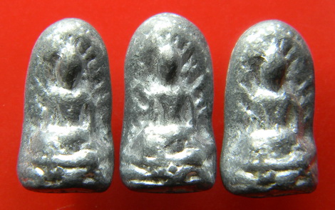 เคาะแรกแดง...พระรอดวัดโคนอน ๒๕๑๕...รวม ๖ องค์...หลวงปู่โต๊ะ วัดประดู่ฉิมพลี ประธานพิธีพุทธาภิเษก