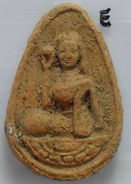 นางกวักโชคลาภ หลวงปู่ทิม วัดละหารไร่ เนื้อผสมผงพราย บรรจุกรุ ผสมผงเก่ามากมาย เคาะเดียวครับ ลองชมดูคร