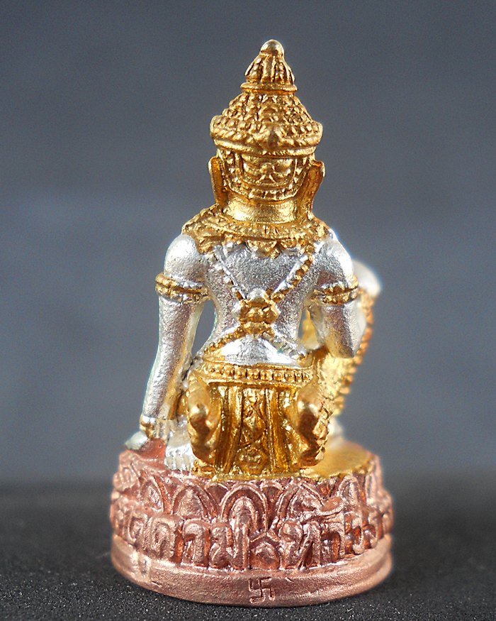 "ปฐมกษัตริย์ ศรีวิชัยสุวรรณภูมิ" ทองแดงชุบสามกษัตริย์ ขนาดห้อยบูชา