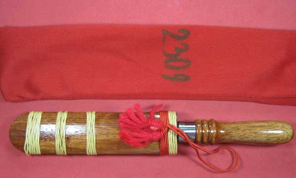 มีดหมอน้ำพี้ (พิมพ์เล็ก) ยาวรวมด้าม 6-7 นิ้ว หลวงปู่คำบุ (เคาะเดียวแดง) หมายเลข ๒๓๐๙