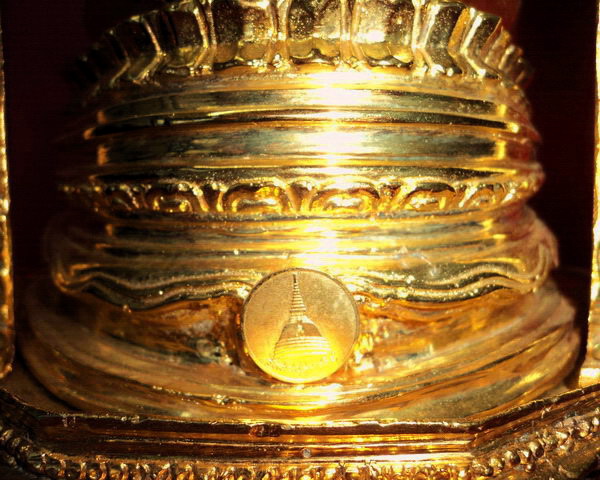 *พระนิรันตรายบูชา วัดพระปฐมเจดีย์ กะไหล่ทอง สูง 18.5 นิ้ว สว ยงามมากค่ะ*