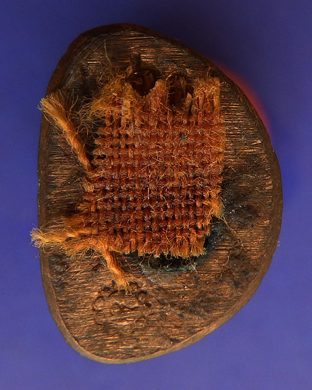 8.พระเศรษฐีนวโกฏิ เทพประทานทรัพย์ หลวงปู่คำบุ วัดกุดชมภู เนื้อสัตตโลหะ ตอกโค้ด+เลข พร้อมกล่องเดิม