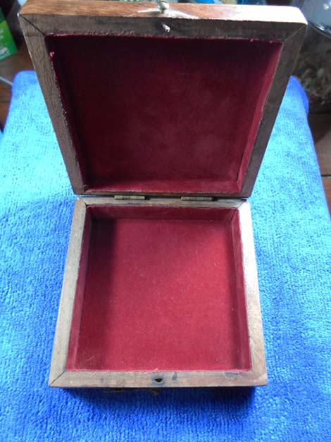 กล่องไม้ประดับทองเหลือง งานเก่า