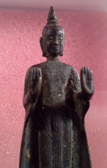 พระยืนปางห้ามสมุทร สวยเก่า ผิวหิ้ง งามมากก ไม่ทราบที่ มีที่มาที่ไปแน่นอน 