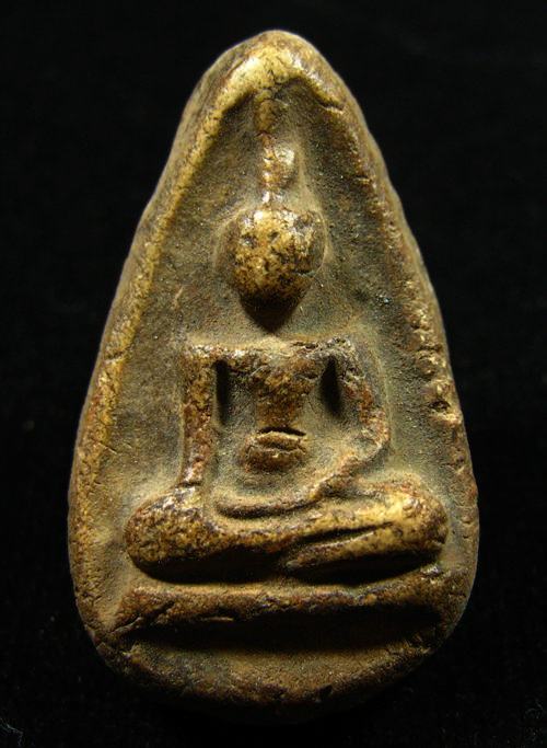 พระเนื้อดิน เนื้อหามวลสารดี สวยไม่ทราบที่ครับ