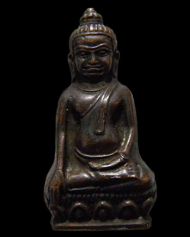 พระหูยาน หลัง จปร. รุ่นปืนแตก วัดราชบพิธ ปี ๒๕๑๓ พิธีพุทธาภิเษกใหญ่ ในหลวงเสด็จทรงเททอง เกจิดัง 