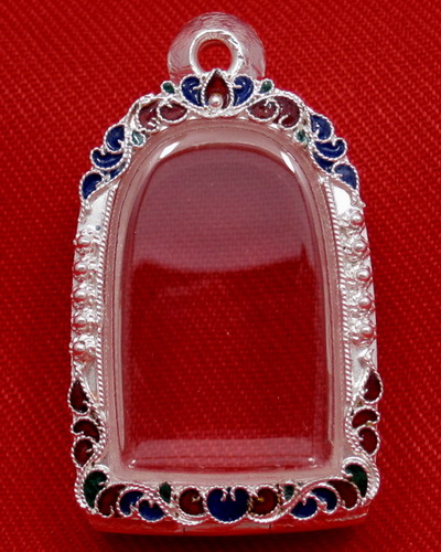 ตลับเงิน 95% สำหรับใส่เหรียญหล่อหลวงพ่อทาหรือเหรียญซุ้มกอ แจกปีนัง งานขึ้นมือลายดอกพิกุลงยาสุโขทัย