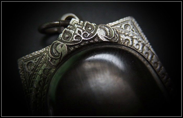 ตลับเงินยกซุ้มหัวสิงห์ใส่พระสมเด็จ