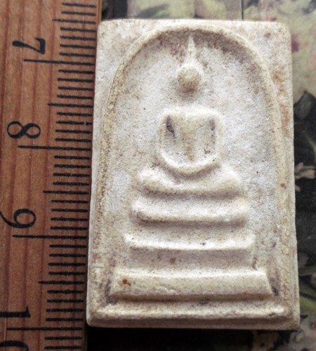 10 บาท กับ พระผงสมเด็จวัดพระพุทธบาทเขานางนม ตำบลท่าบุญมี, กิ่งอำเภอเกาะจันทร์ ,ชลบุรี ....WA44