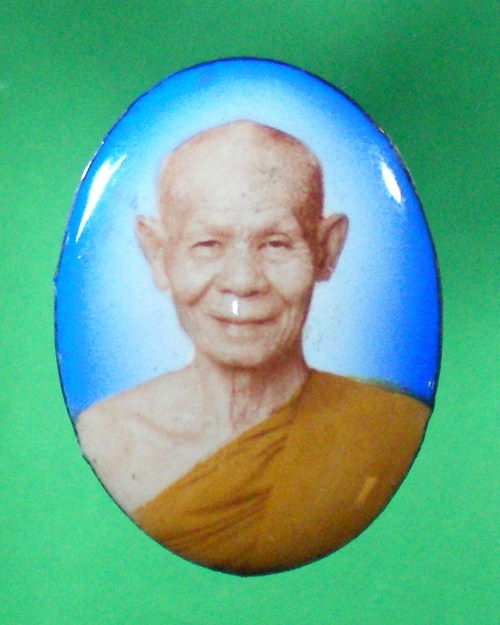 ล็อกเก็ตหลวงพ่อพุธ ฐานิโย ปี35 นครราชสีมา ขนาด2.5x3.5ซม. หลังบรรจุเกศา,จีวร มอบพระธาตุ