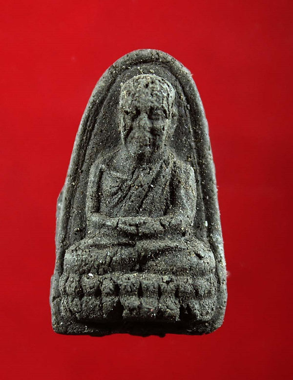 หลวงปู่ทวดเนื้อว่าน พิมพ์พระรอด วัดนาประดู่ (2องค์)