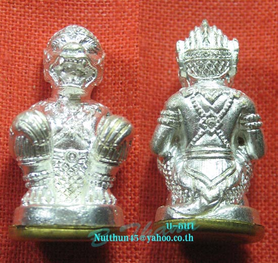 เคาะเดียว หนุมาน ลป.คำบุ เนื้อชนวนกระหลั่ยเงินก้นทองเหลืองอุดสีผึ้งและชานหมาก โค้ด กรรมการ สวยๆ#D๒๗