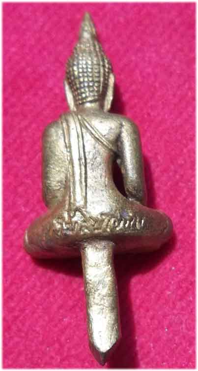 พระยอดธงโฆษปัญโญ หลวงปู่คำพันธ์ มาพร้อมกล่อง