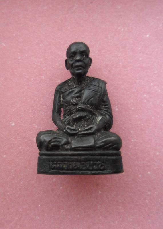 รูปหล่อหลวงพ่อบวช วัดทับกระดาน สุพรรณบุรี