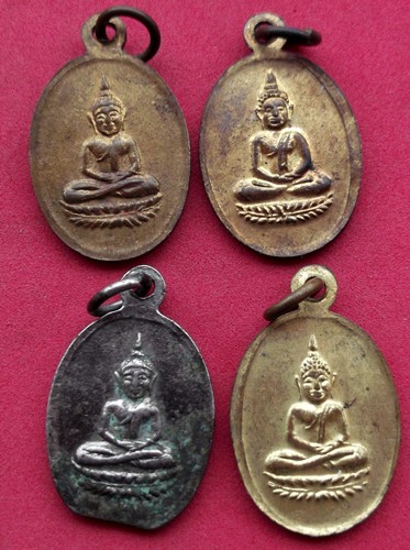 10 บาท... กับ เหรียญนางกวัก 4 เหรียญ ......JB171