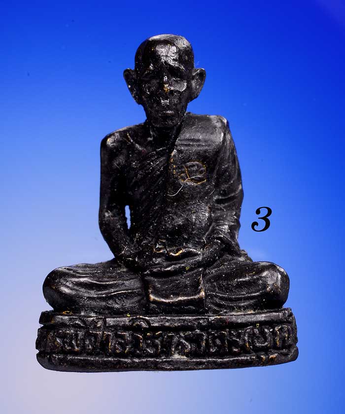 +++ ๑ ในเกจิดังปัจจุบัน!!! แห่งเมืองคอน!!! { หลวงพ่อ บุญให้ } วัดท่าม่วง พุทธคุณครบเครื่อง +++
