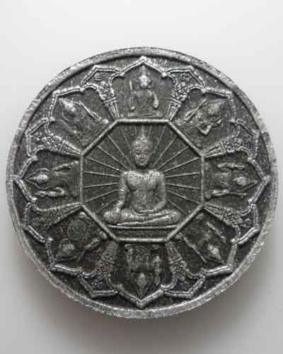 *** หนึ่งในแผ่นดิน *** พระพุทธมหามงคลเทพ ๘ ทิศ เนื้อดำปัดเงิน ขนาด ๕.๓ ซม.วัดไผ่ล้อม จ.นครปฐม