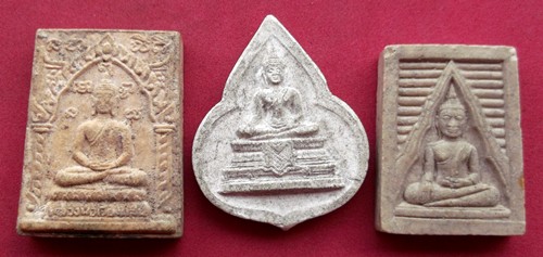 10 บาท... กับ พระเนื้อผง 3 องค์ ..JB204