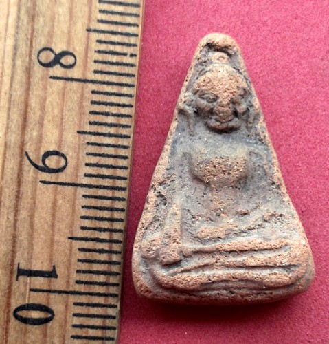 10 บาท... กับ พระเนื้อดิน ..JB229
