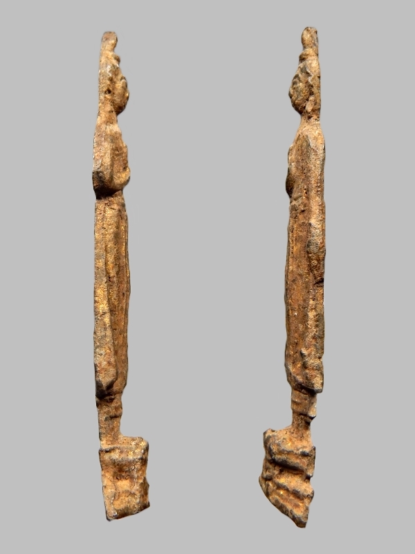 พระร่วงยืน ปางประทานพร สนิมแดง กรุวัดเทวสังฆาราม(วัดเหนือ) จ.กาญจนบุรี  