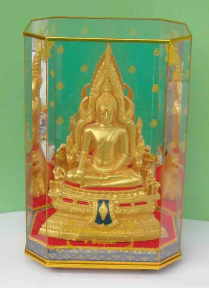 พระพุทธชินราชเนื้อเหล็กน้ำพี้แต่งผิวปิดทอง ขนาดหน้าตัก 5 นิ้ว ความสูง 12 นิ้ว ฐานกว้าง 7 นิ้ว พร้อมต