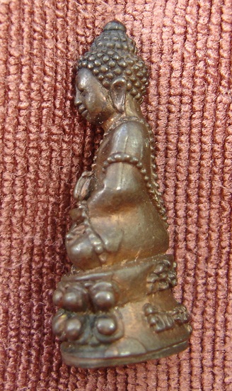 หลวงพ่อยิด วัดหนองจอก พระกริ่งเจริญพร เนื้อนวะ หมายเลข 2640