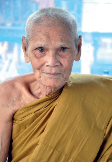 ผ้ายันต์รอยมือ ปั้มสด พระคุณหลวงปู่เช้า วัดห้วยลำไย