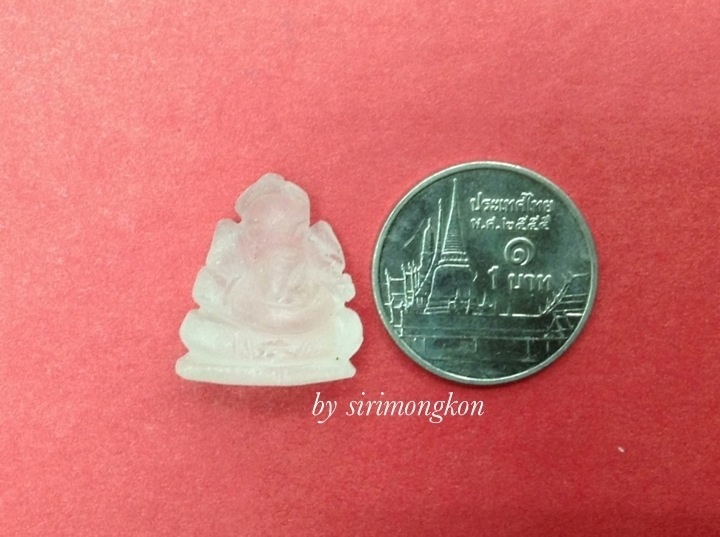 พระพิฆเนศลอยองค์ เนื้อไวท์ควอยส์ (White Quartz) จากประเทศพม่า(Burma) งานHandmade (เคาะเดียว)#1