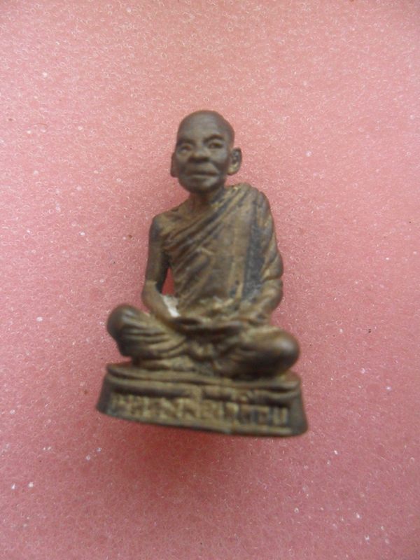 หลวงพ่อเคลือบ วัดหนองกระดี่ จ.อุทัยธานี