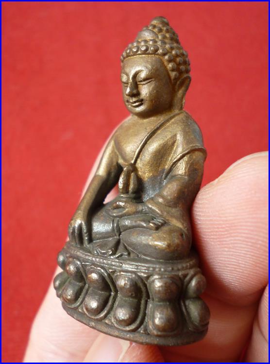 พระกริ่งบารมี 90 พรรษา สมเด็จพระสังฆราช เนื้อทองแดงรมดำ ปี4ุ6 - 350 บาท