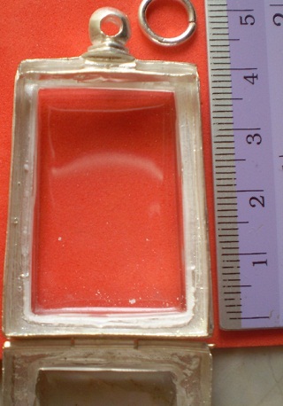 ตลับเงินลงยา  เต็มใบ มีเข็ม  ใส่พระสมเด็จ  เคาะเดียว 