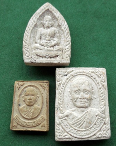 เคาะเดียวแดง / พระเกจิ เนื้อผง 3 องค์...OA262
