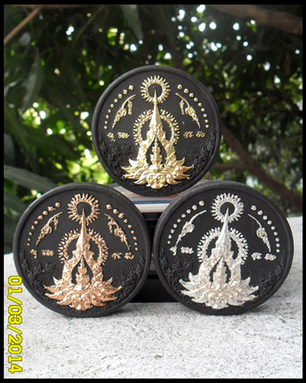 >> เคาะเดียว << อภิปัญญามหาเศรษฐี เนื้อผงดำ ปัดครบ 3 สี ขนาด 5.5 ซม. อ.เฉลิมชัย >>ปิดลงกรุ<<