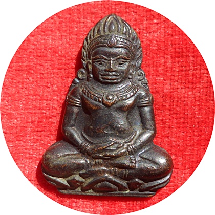 *** พระเทริดขนนก ค่ายอดิศร สระบุรี ปี 2514 เนื้อทองแดงรมดำ (บล็อกนิยมวงเดือน) พิธีพุทธาภิเษกยิ่งใหญ่