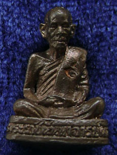 รูปหล่อ หลวงพ่อผล วัดเชิงหวาย  เนื้อนวะโลหะ  ปี 38