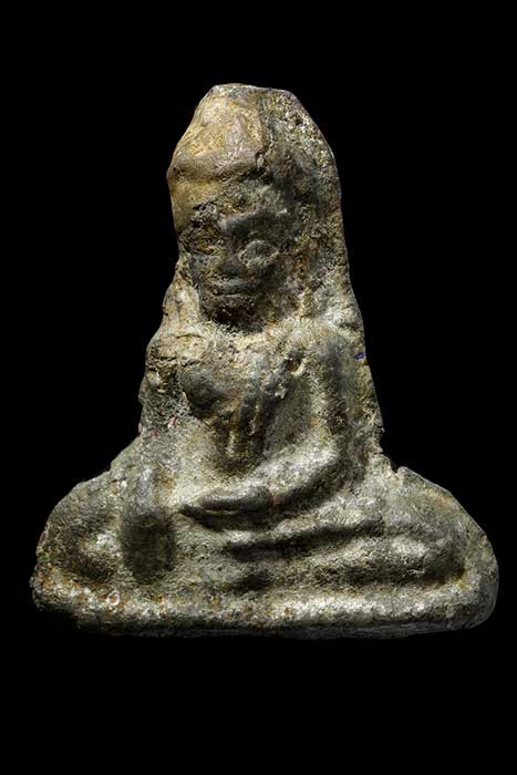 พระร่วงนั่งเข่ากว้าง สุโขทัย