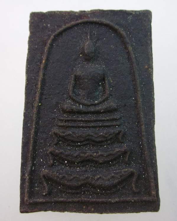 พระสมเด็จฐานสิงห์  หลังยันต์ ไม่ทราบที่ครับ