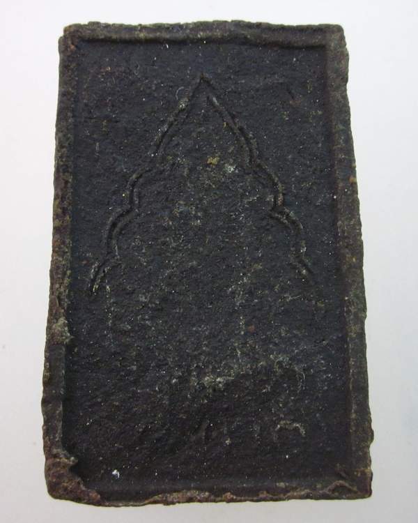 พระสมเด็จฐานสิงห์  หลังยันต์ ไม่ทราบที่ครับ