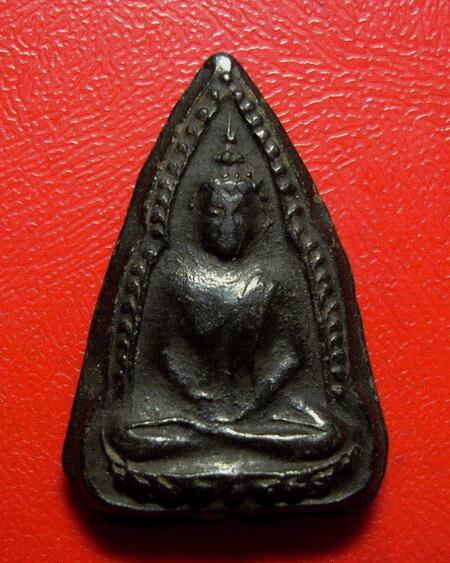 * ชินราชก้ามปูเนื้อผงใบลาน หลวงพ่อเงิน วัดดอนยายหอม จ.นครปฐมค่ะ*