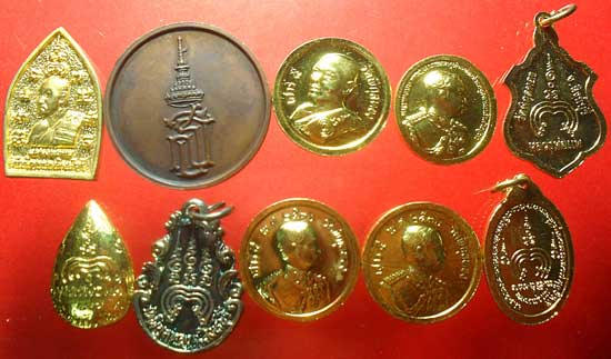 เหรียญหลวงพ่อแพ วัดพิกุลทอง สิงห์บุรี10องค์เคาะเดียวแดง